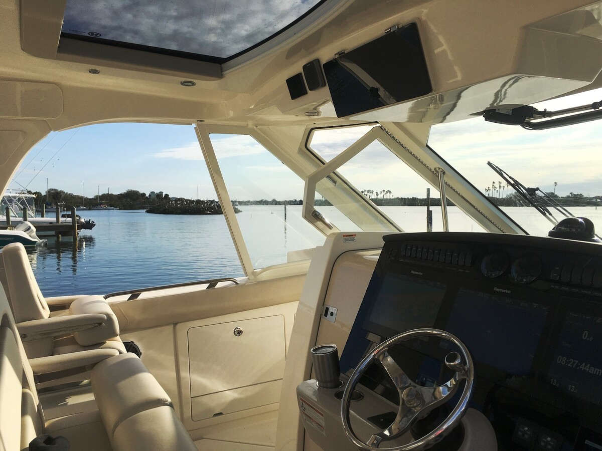 Boston Whaler 380 Realm — foto 15 van 32