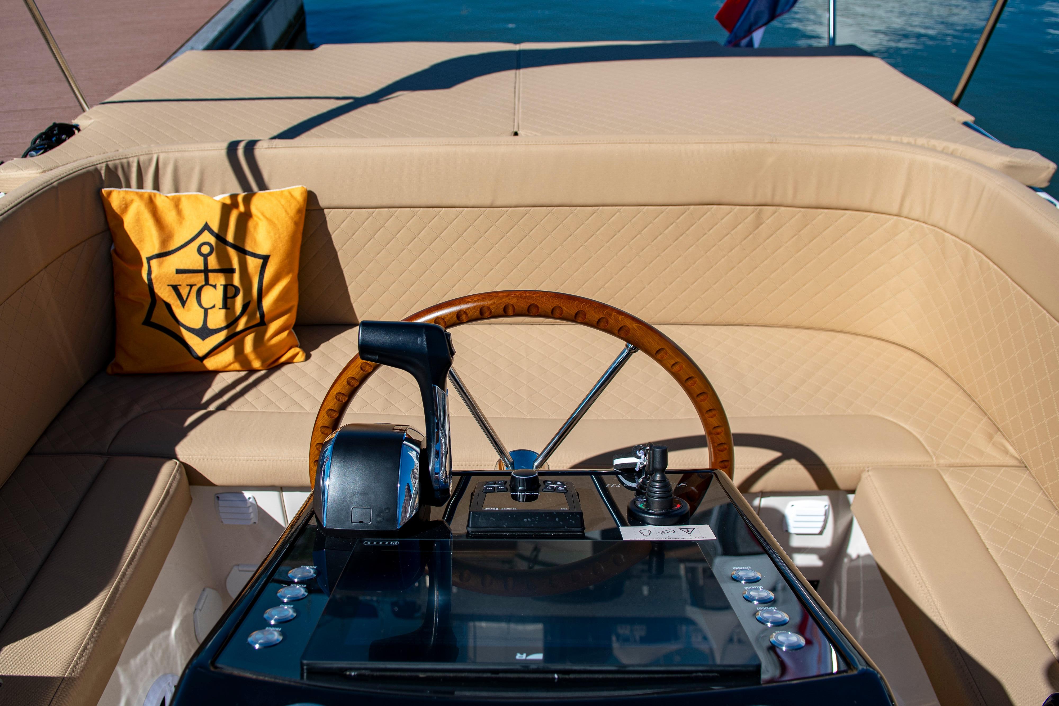 Lago Amore 733 Tender — foto 9 van 12