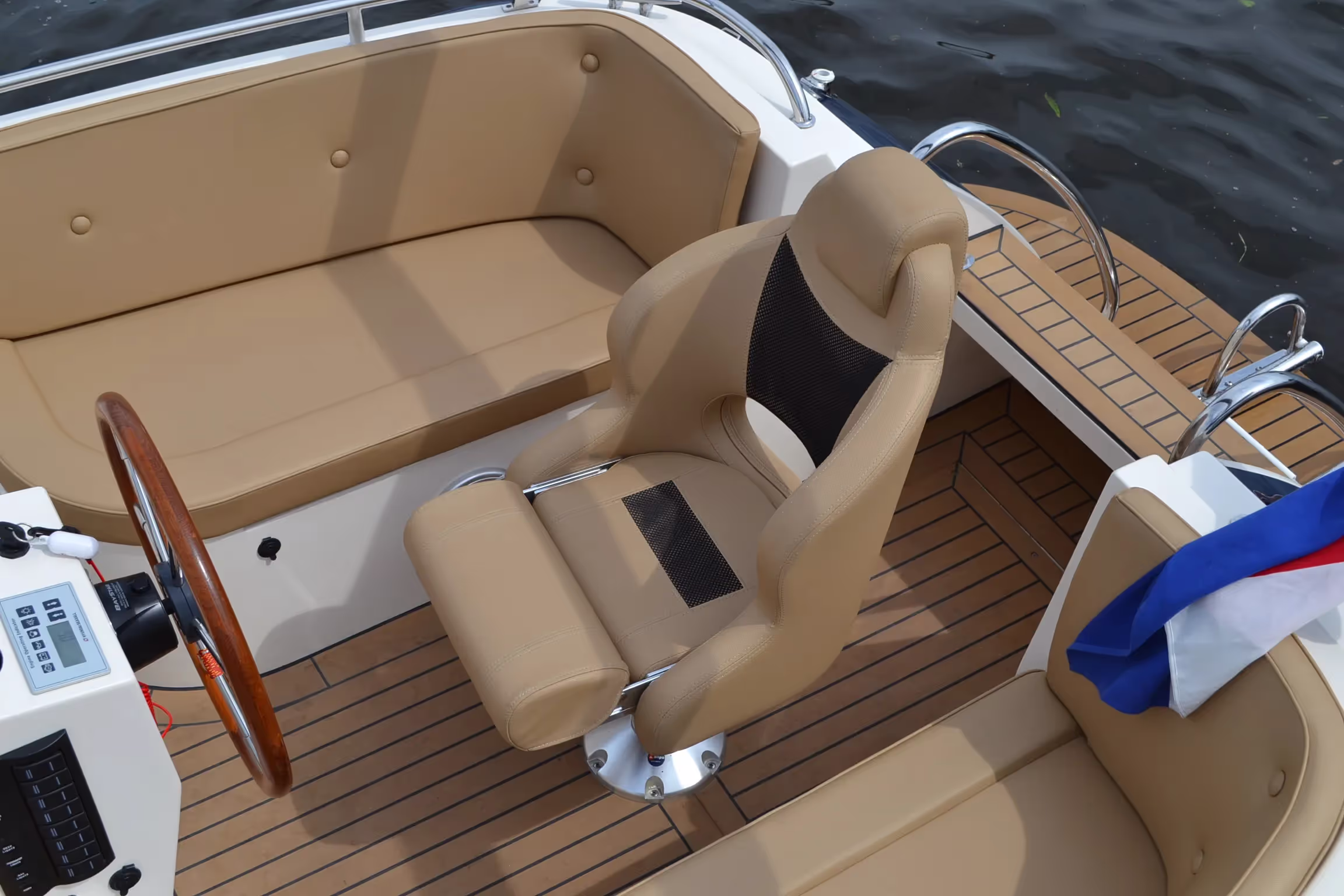 Primeur 700 Tender — foto 16 van 16