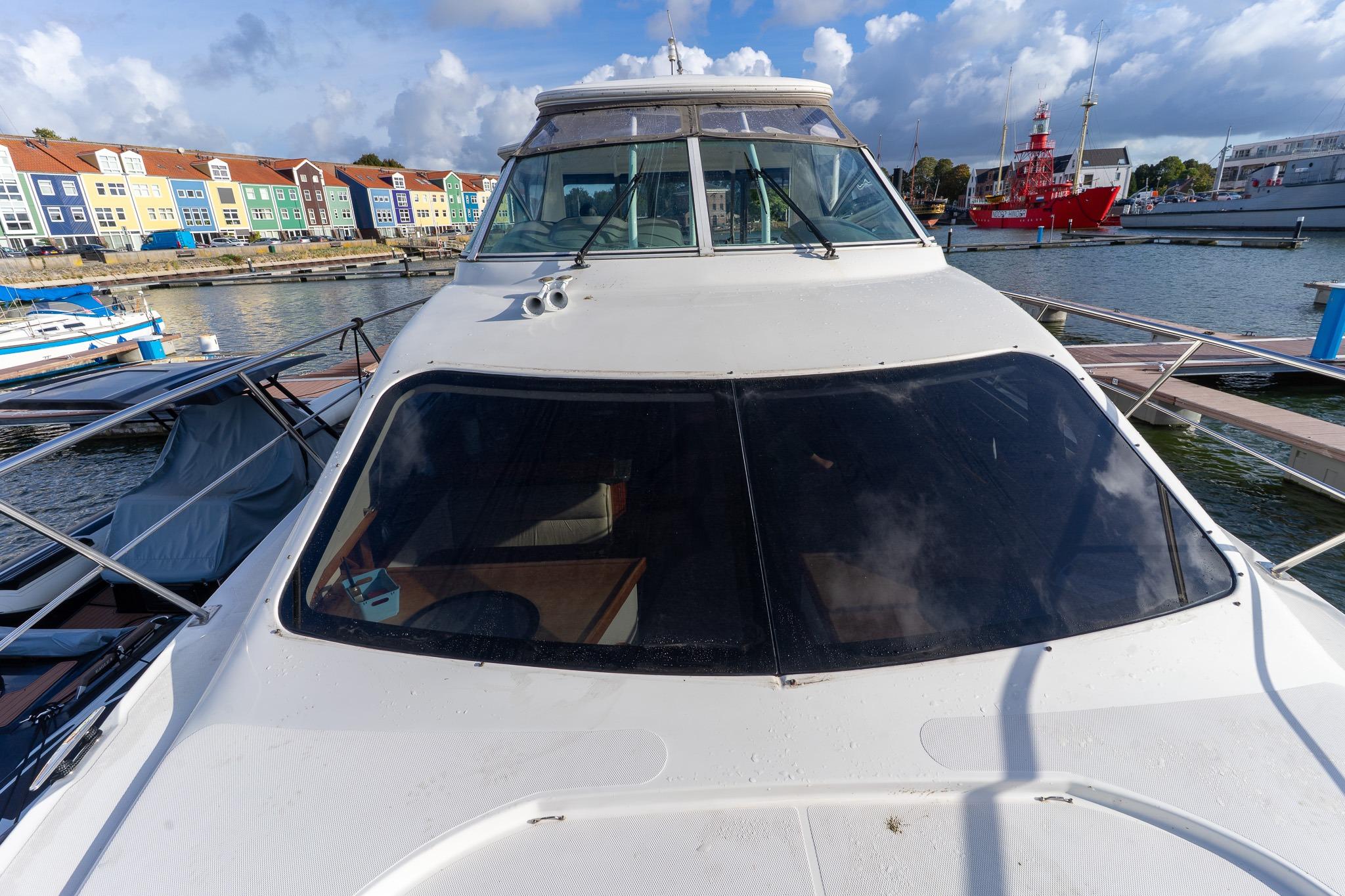 Cruisers Yachts 415 Express Motoryacht — foto 42 van 100
