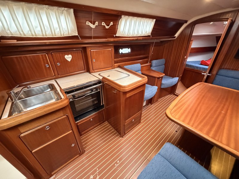 Bavaria Gmbh Bavaria 37-2 — foto 12 van 12