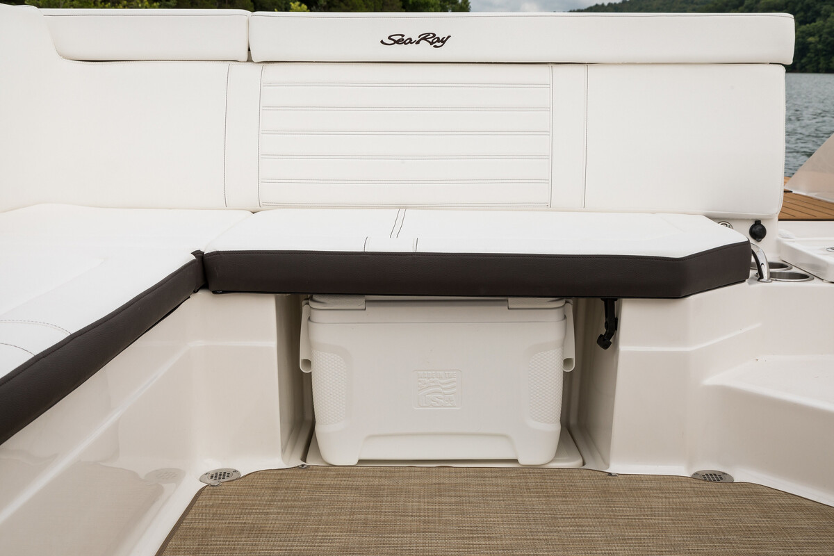 Sea Ray SPX 230 Outboard — foto 9 van 10