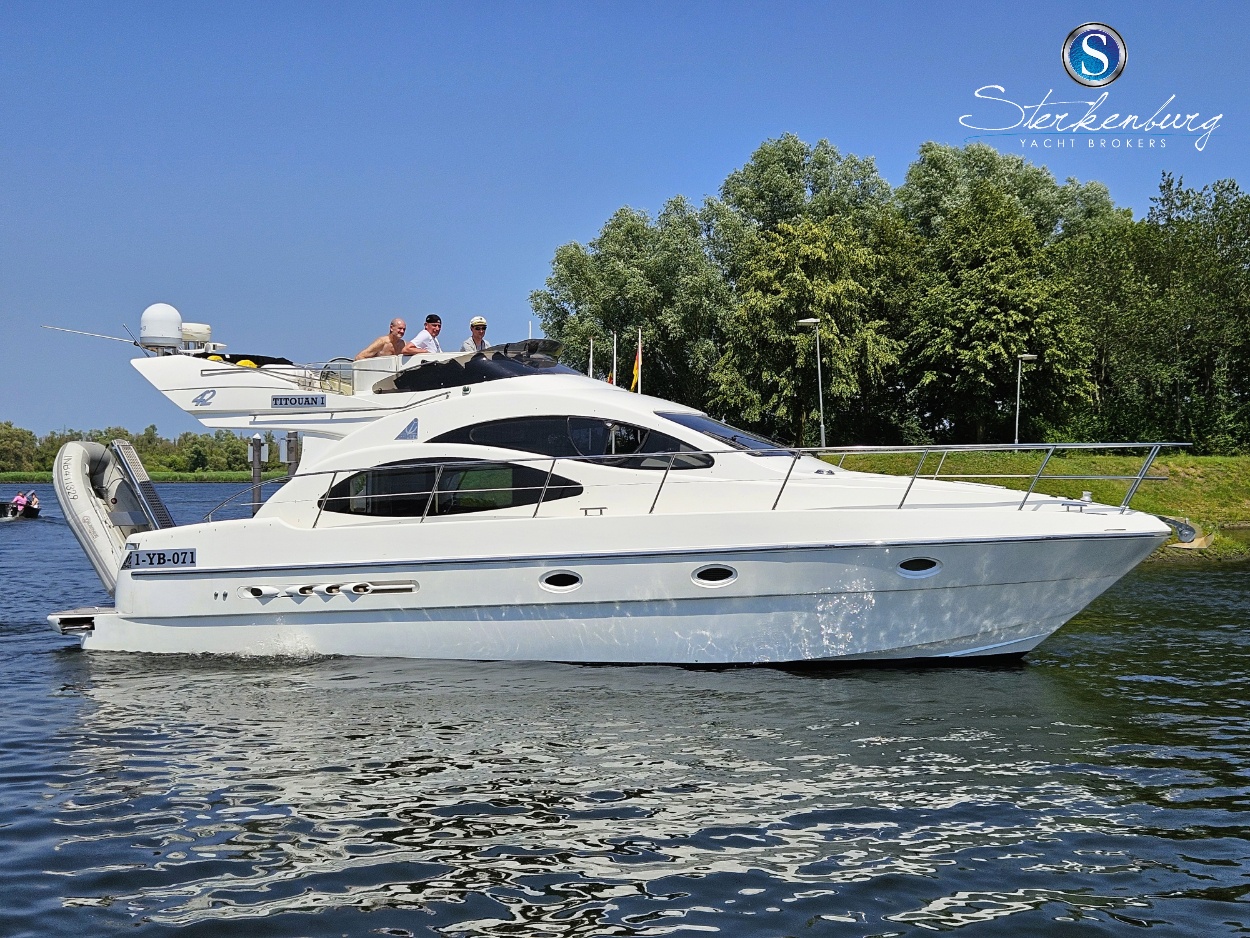 Azimut 42 — foto 7 van 56