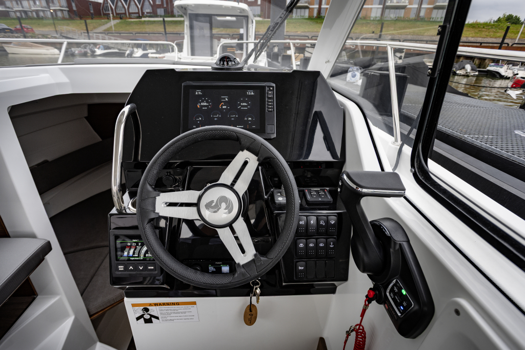 Beneteau Antares 8 | 250PK Honda | Weekender — foto 6 van 22