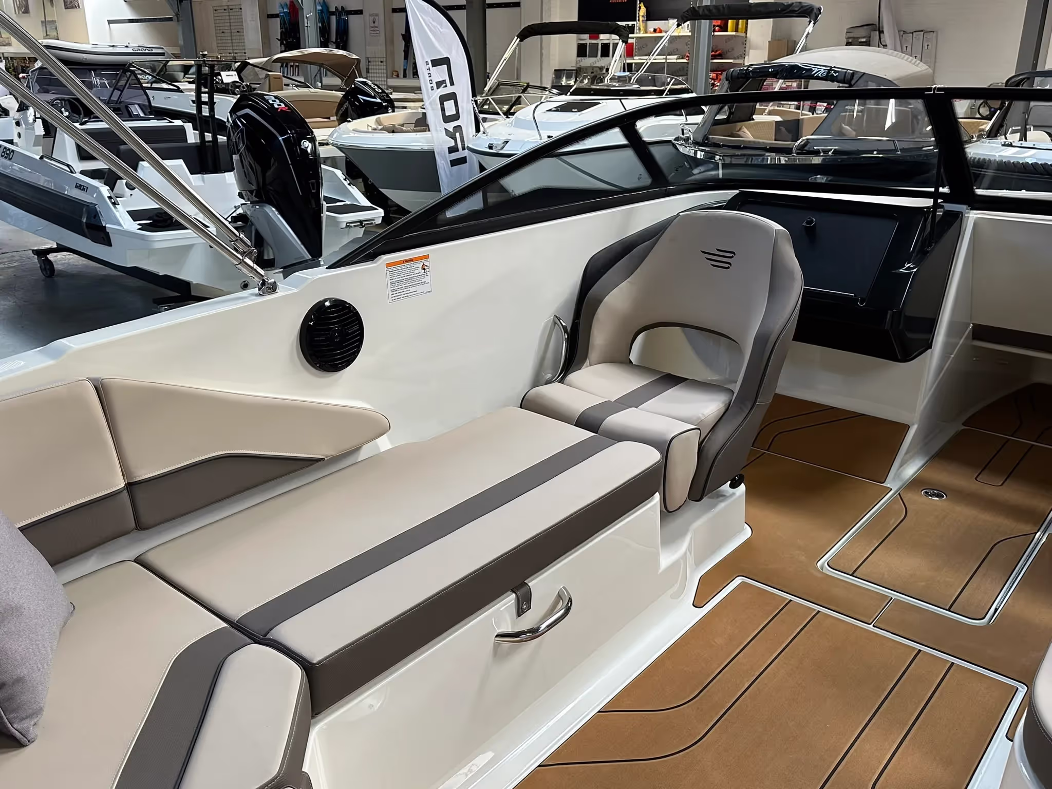 Bayliner V20 Bowrider — foto 12 van 29