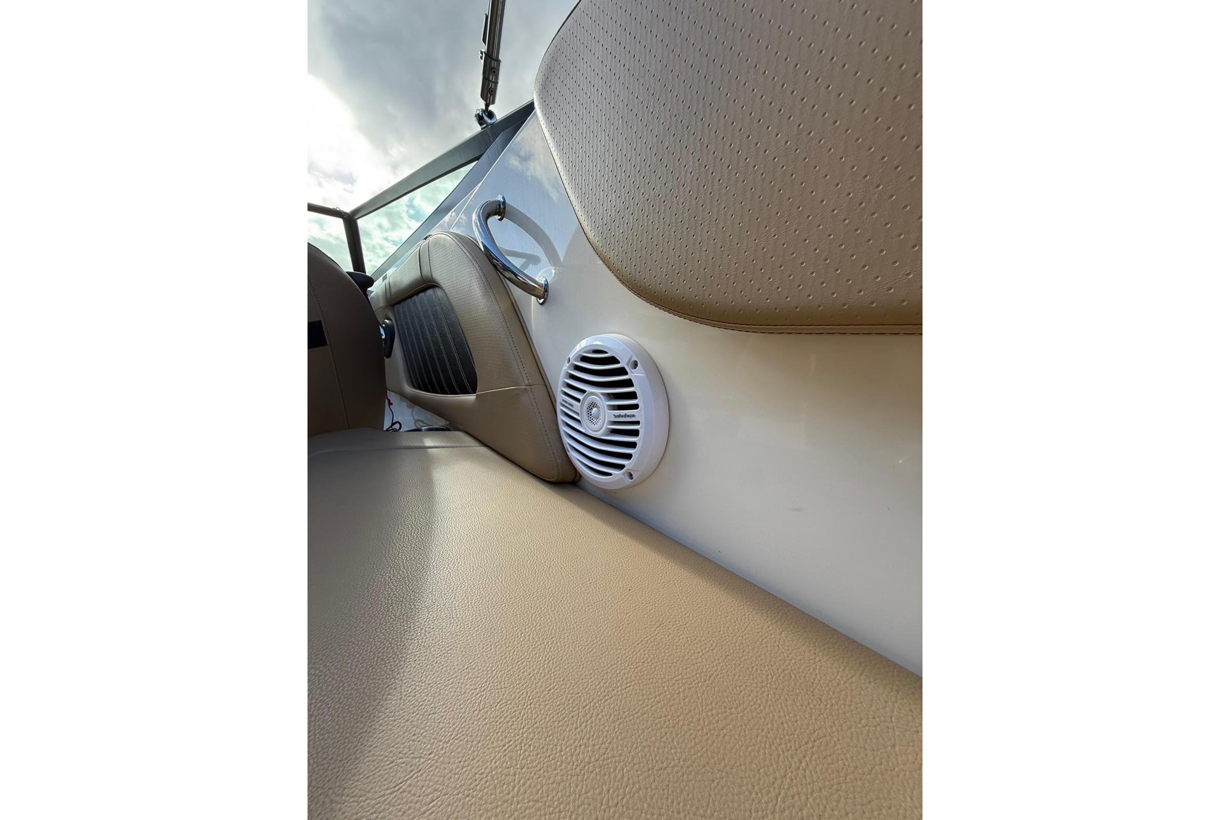 Sea Ray SPX 230 — foto 41 van 47