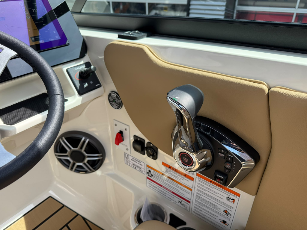 Sea Ray SDX 230 — foto 23 van 50