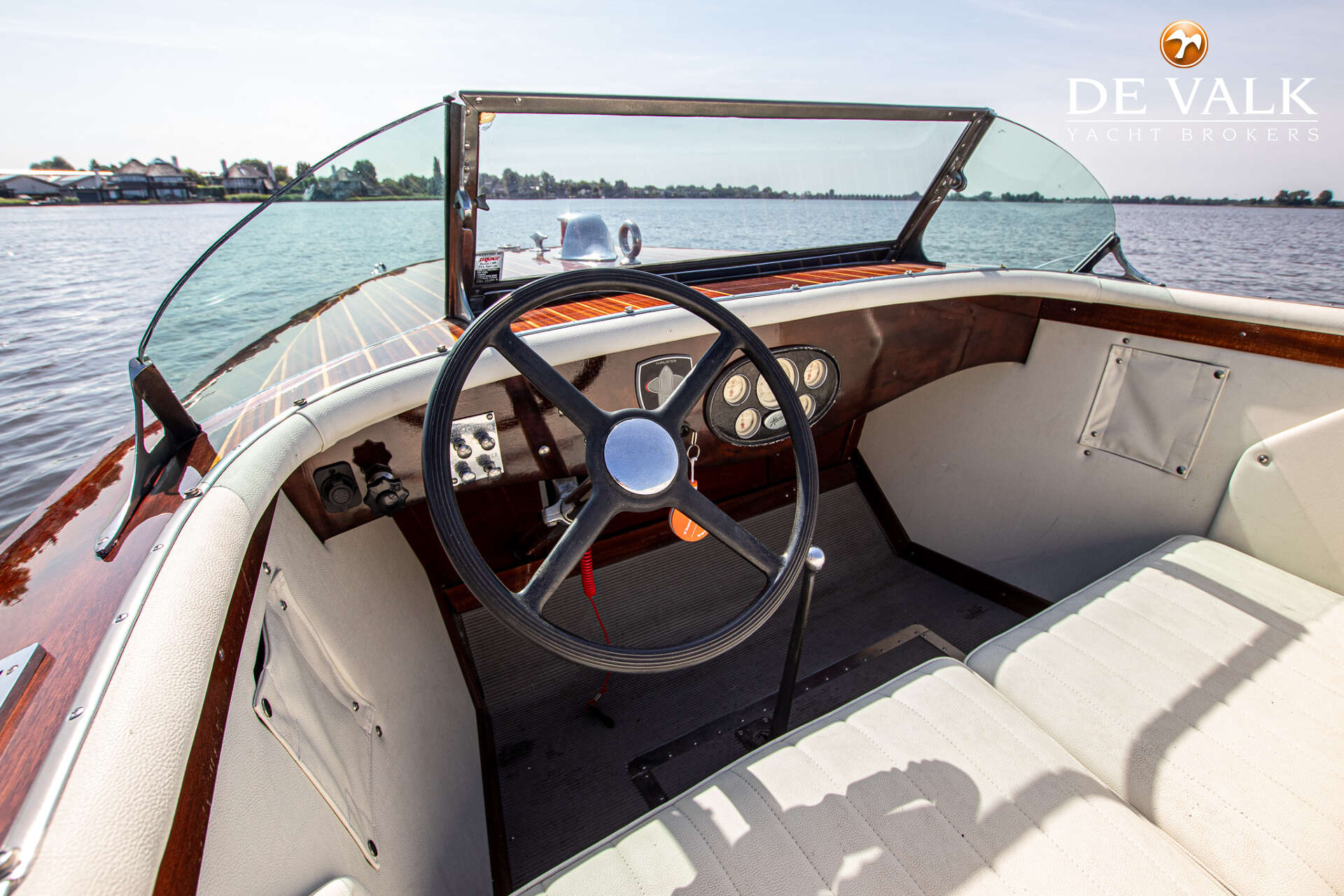 Hacker-Craft Triple Cockpit Runabout — foto 22 van 33