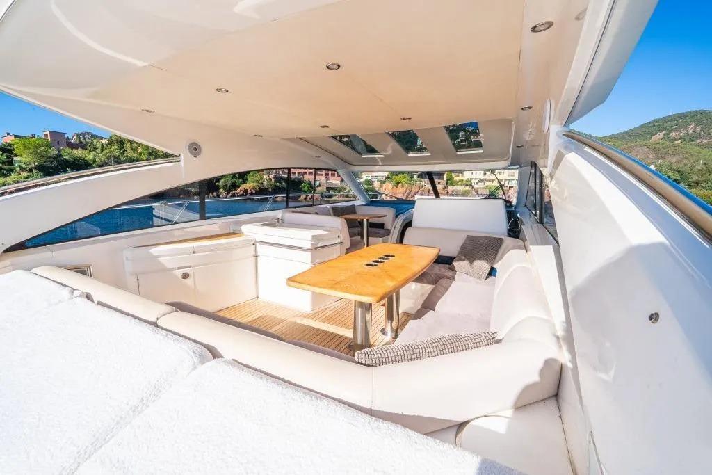 Princess V53 — foto 16 van 32