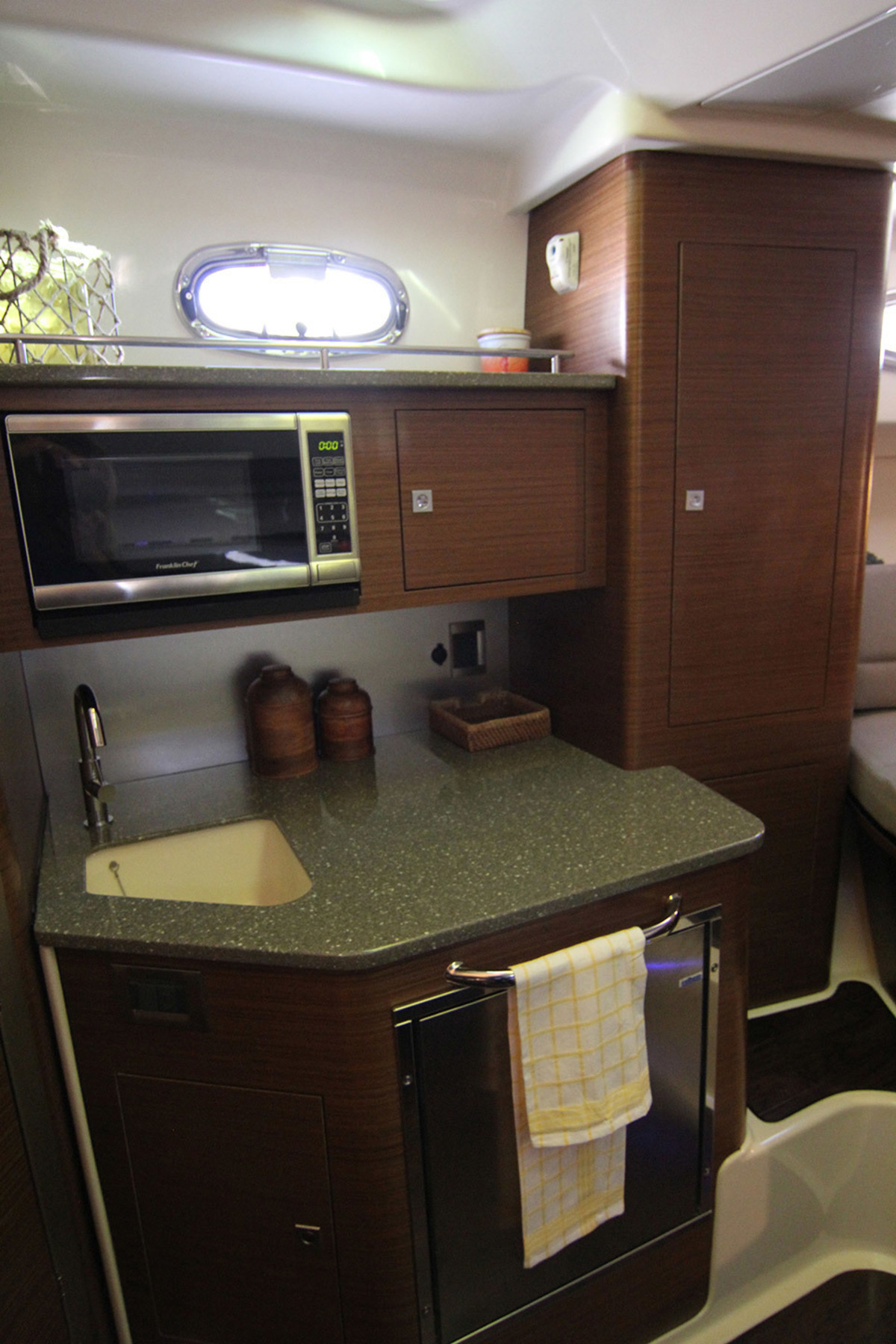 Boston Whaler 345 Conquest — foto 15 van 16