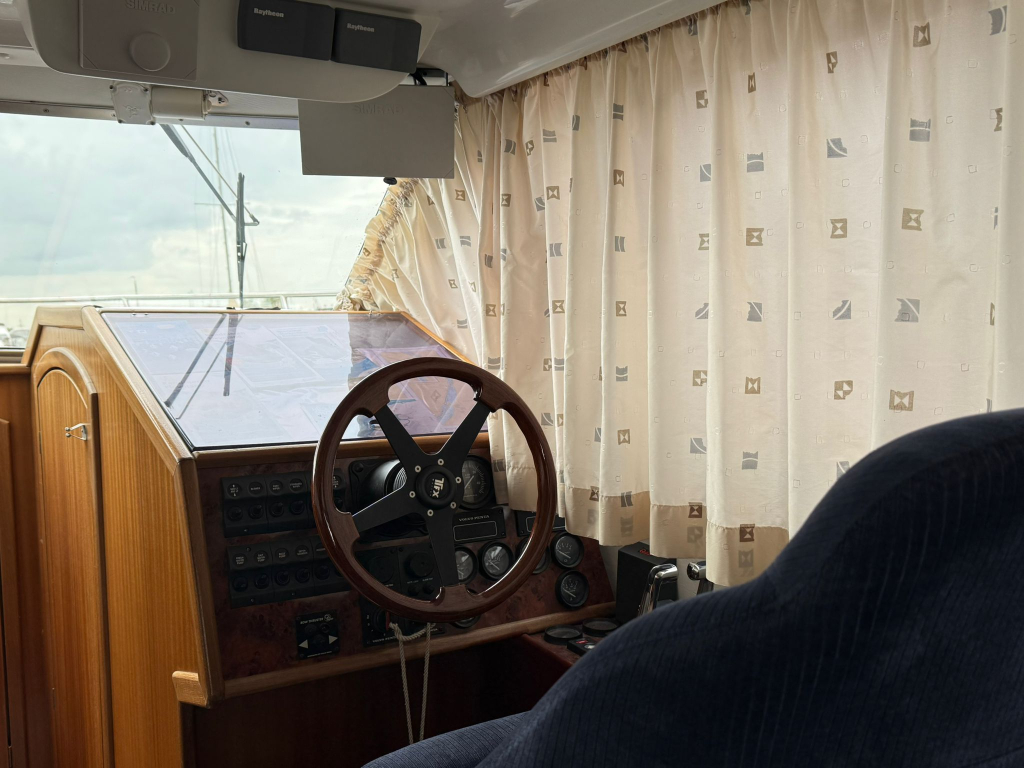 Sportcruiser Galeon Flybridge 280 — foto 15 van 22