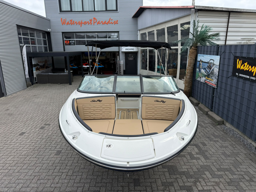 Sea Ray SPX 190 — foto 17 van 26