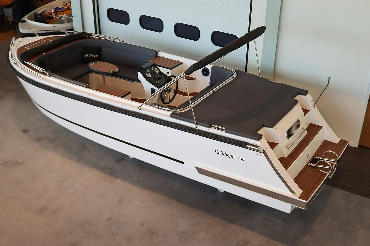 Reitdieper 730 Tender