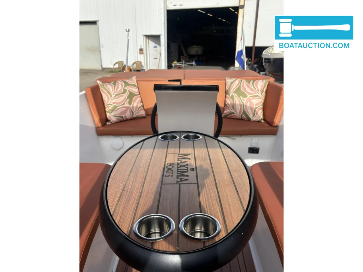 Maxima 600 Tender — foto 14 van 19