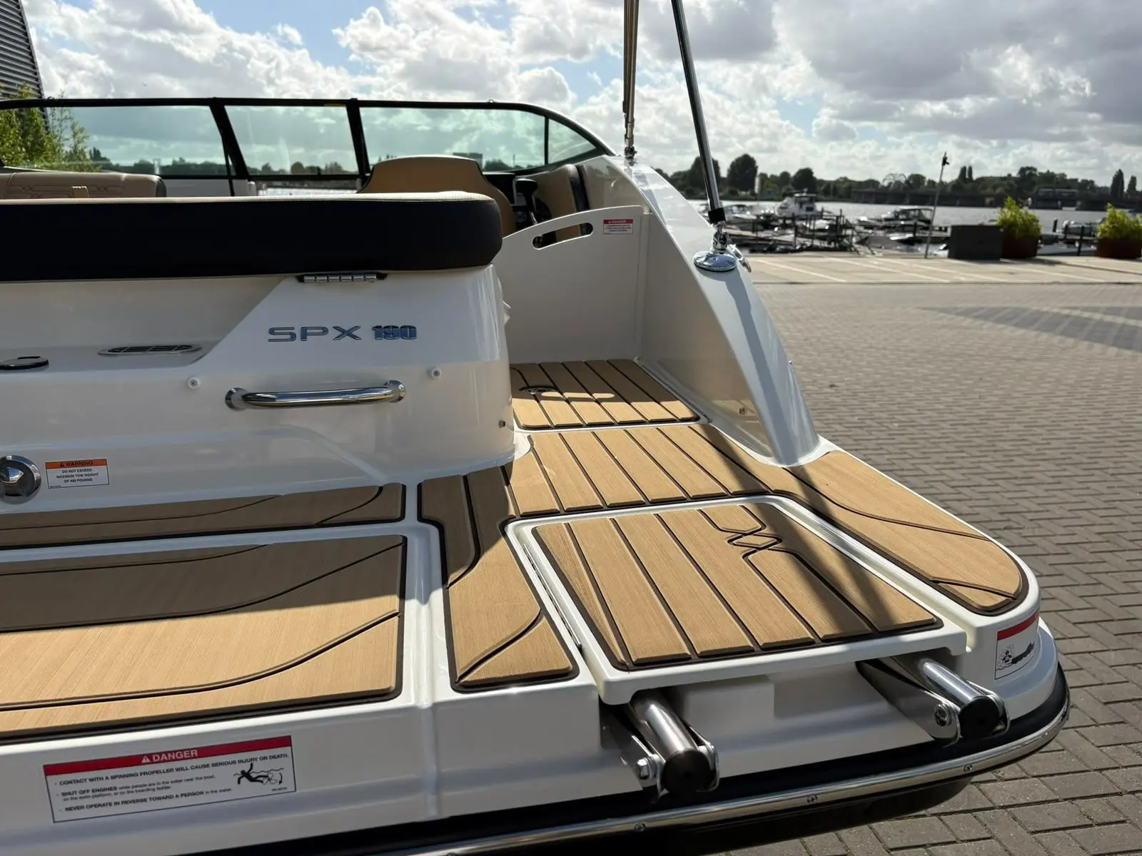 Sea Ray SPX 190 (2027) — foto 7 van 39