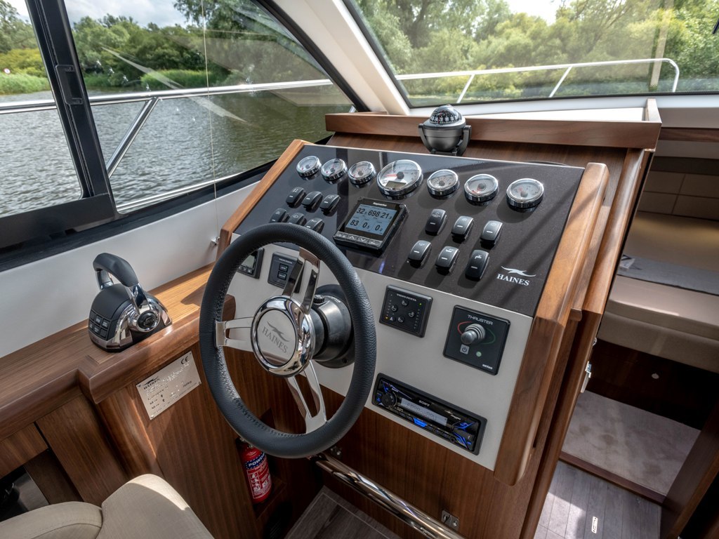 Haines 32 Offshore — foto 6 van 23