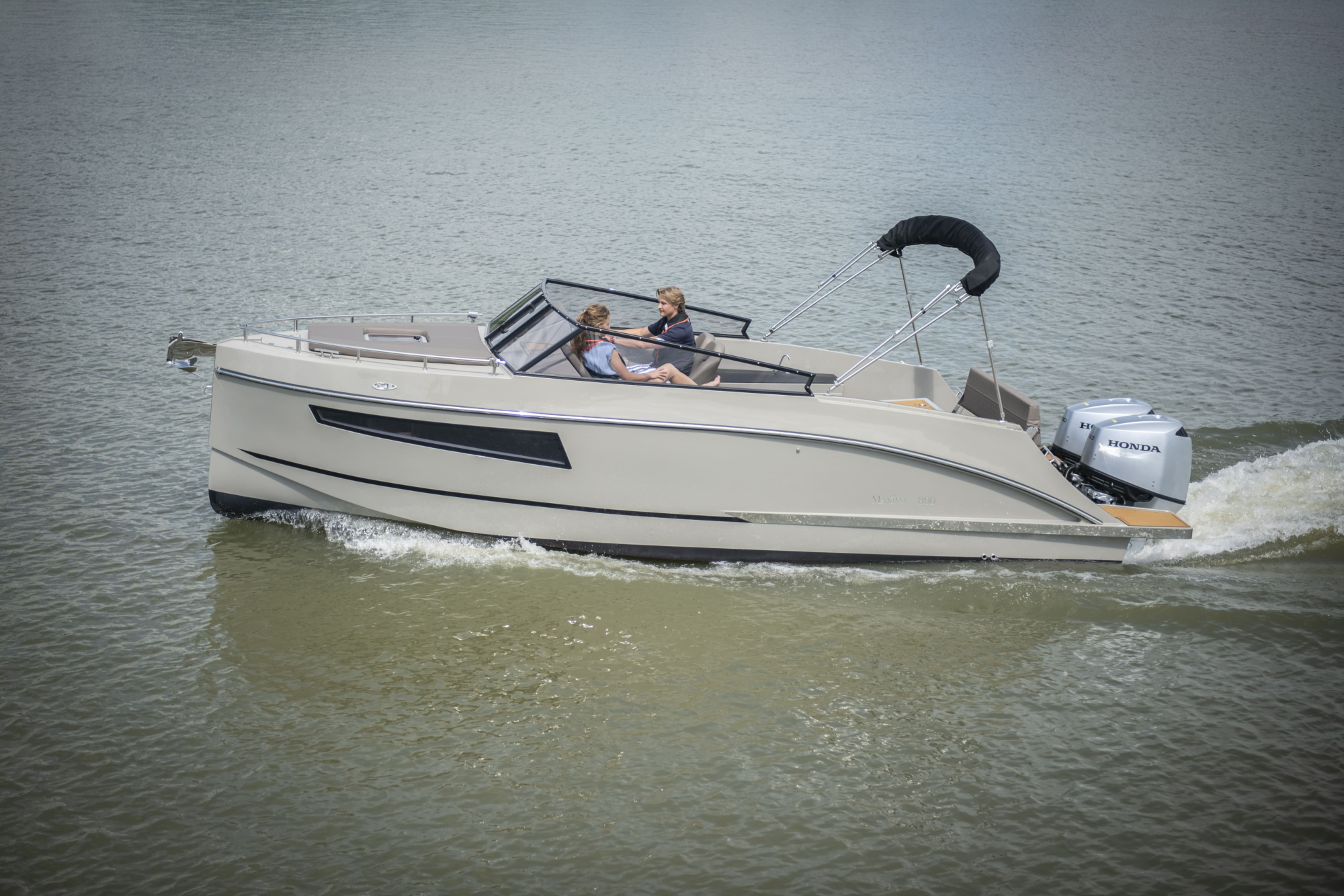 Maxima Boats 800 Cabin