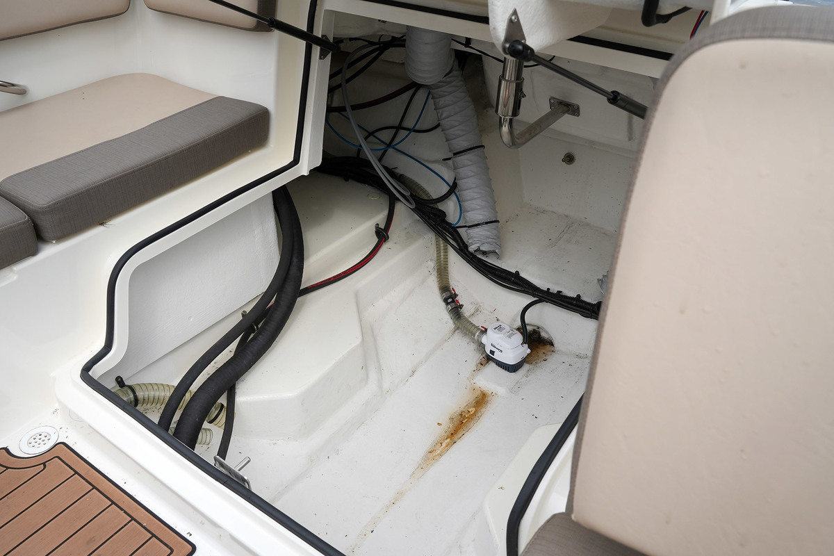 Bayliner VR4 — foto 30 van 36