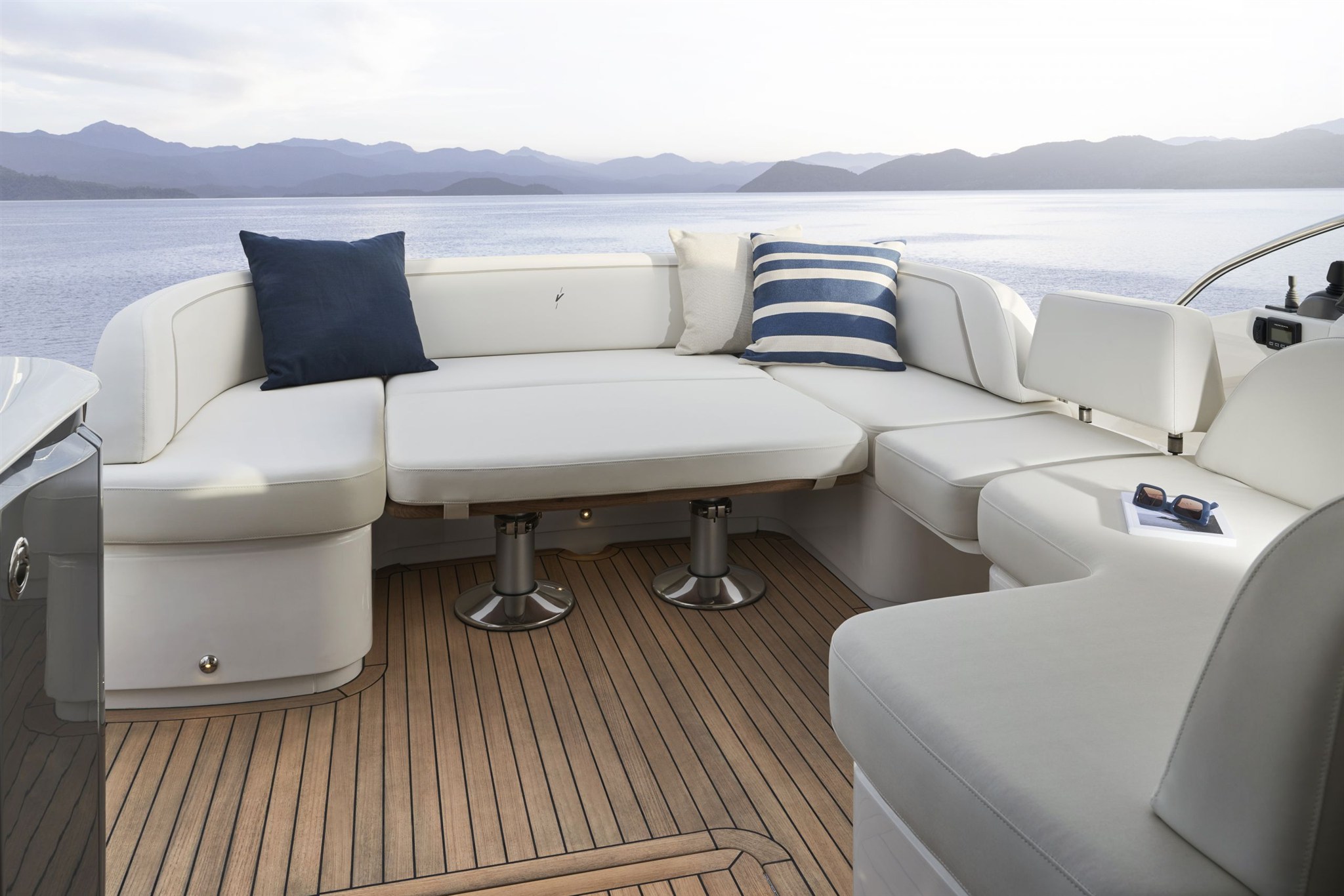 Princess V50 — foto 11 van 11