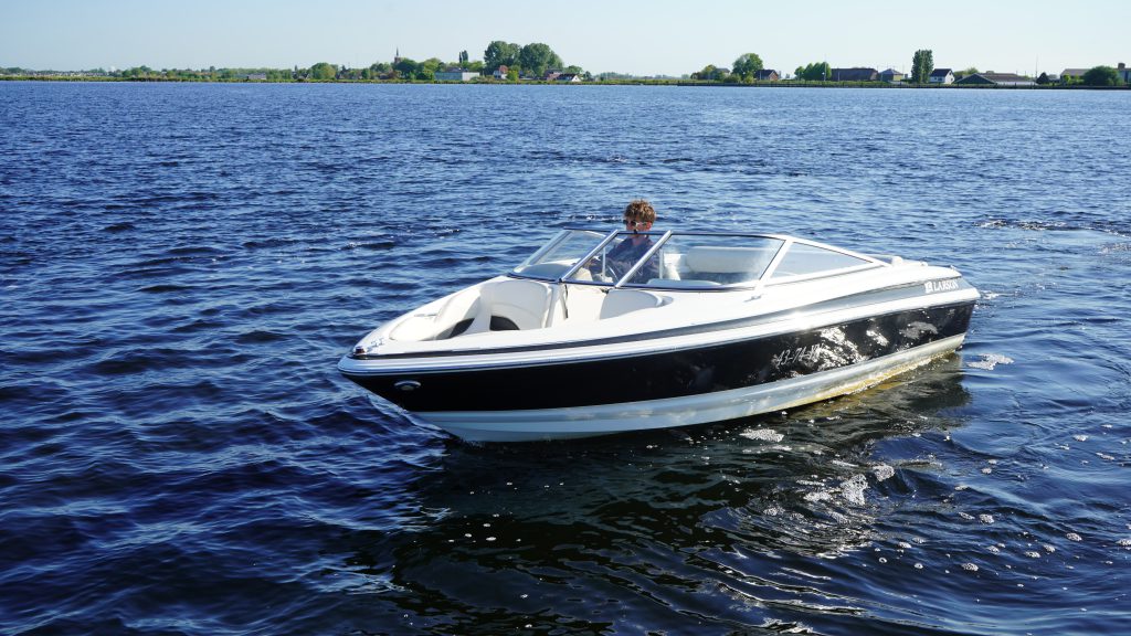 Larson 186 speedboot met Volvo Penta 135pk — foto 10 van 16