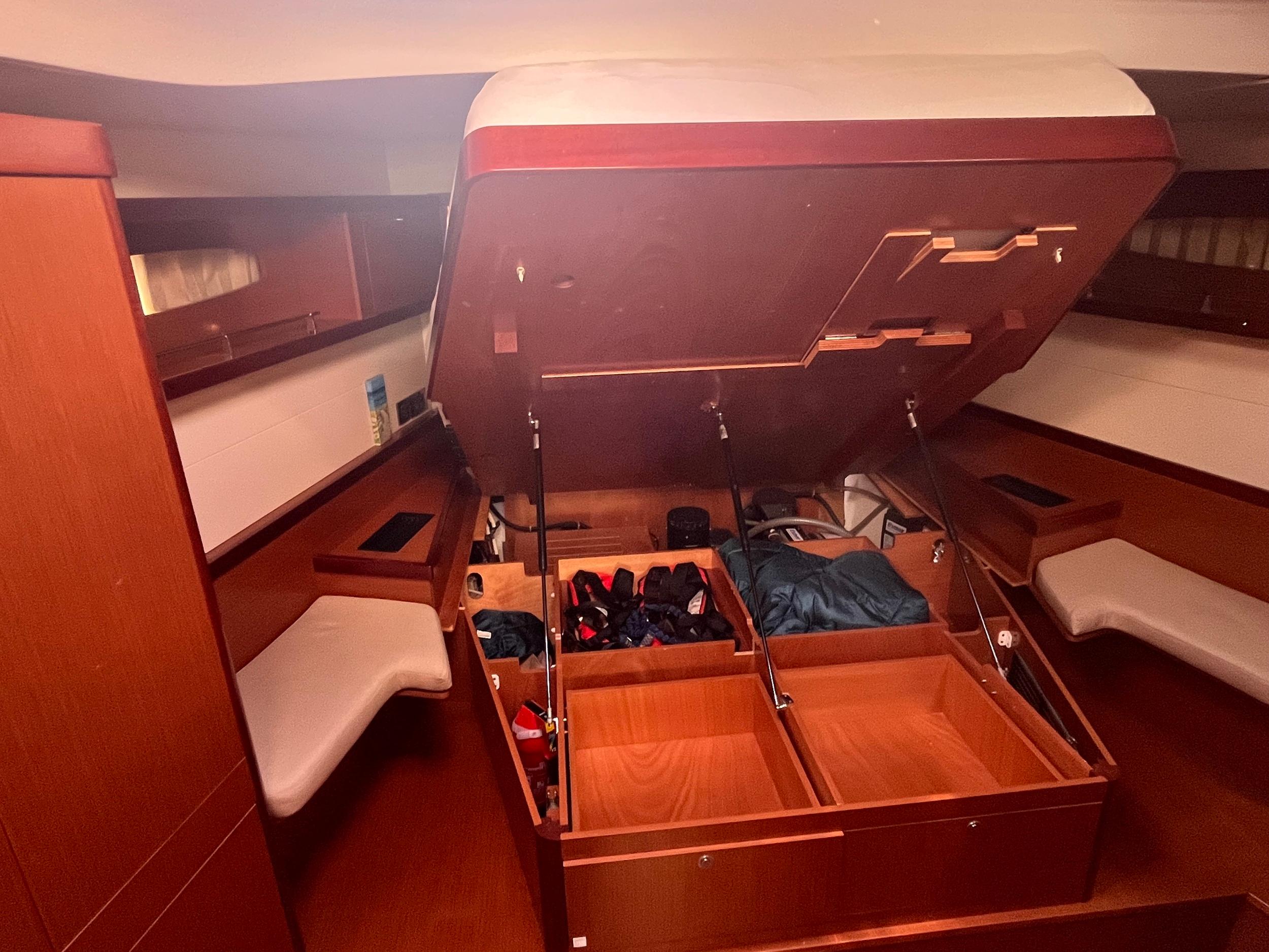 Beneteau Oceanis 58 — foto 14 van 30