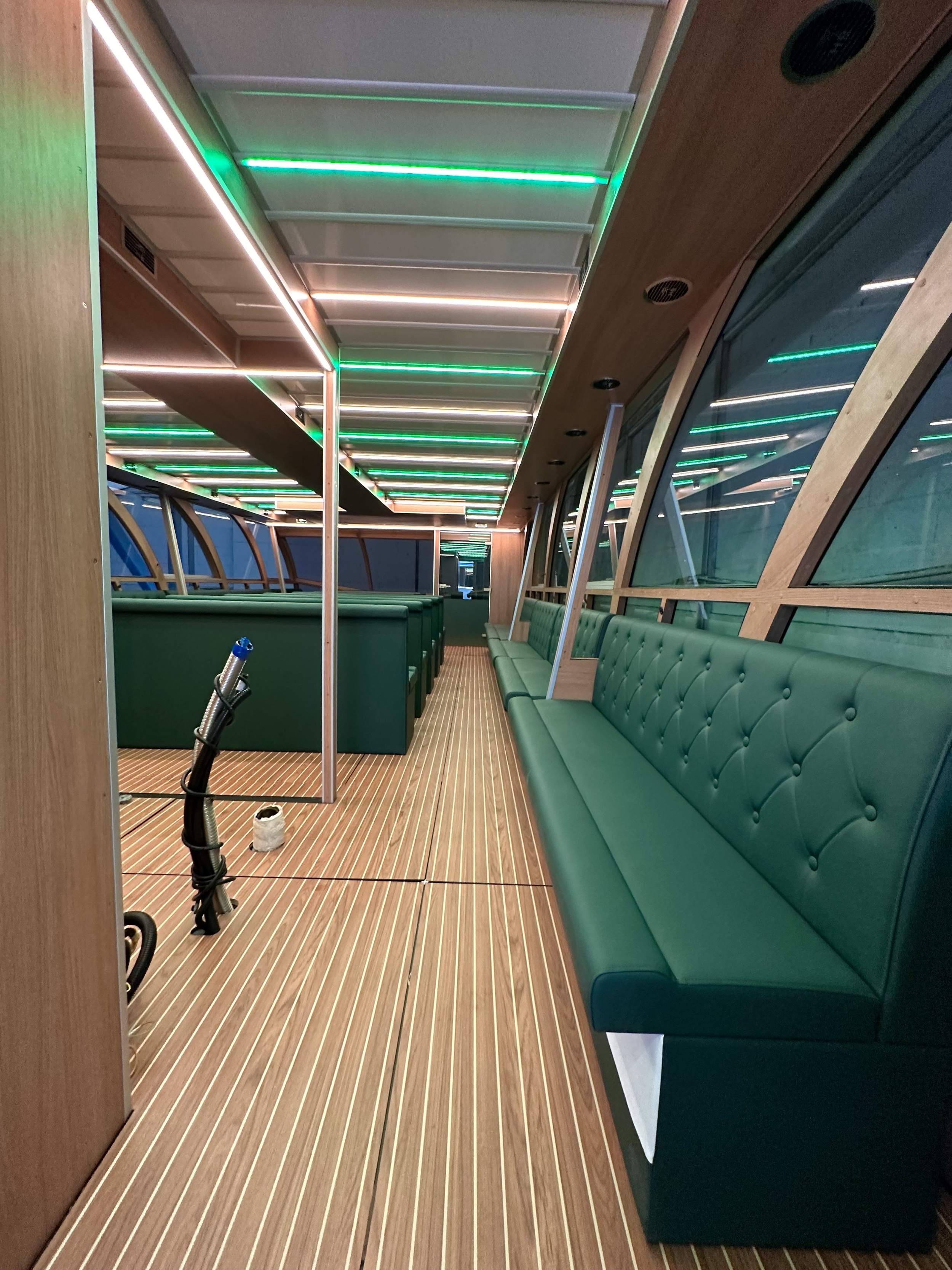 Holiday Boat Sundeck 57 Passenger Catamaran — foto 21 van 39