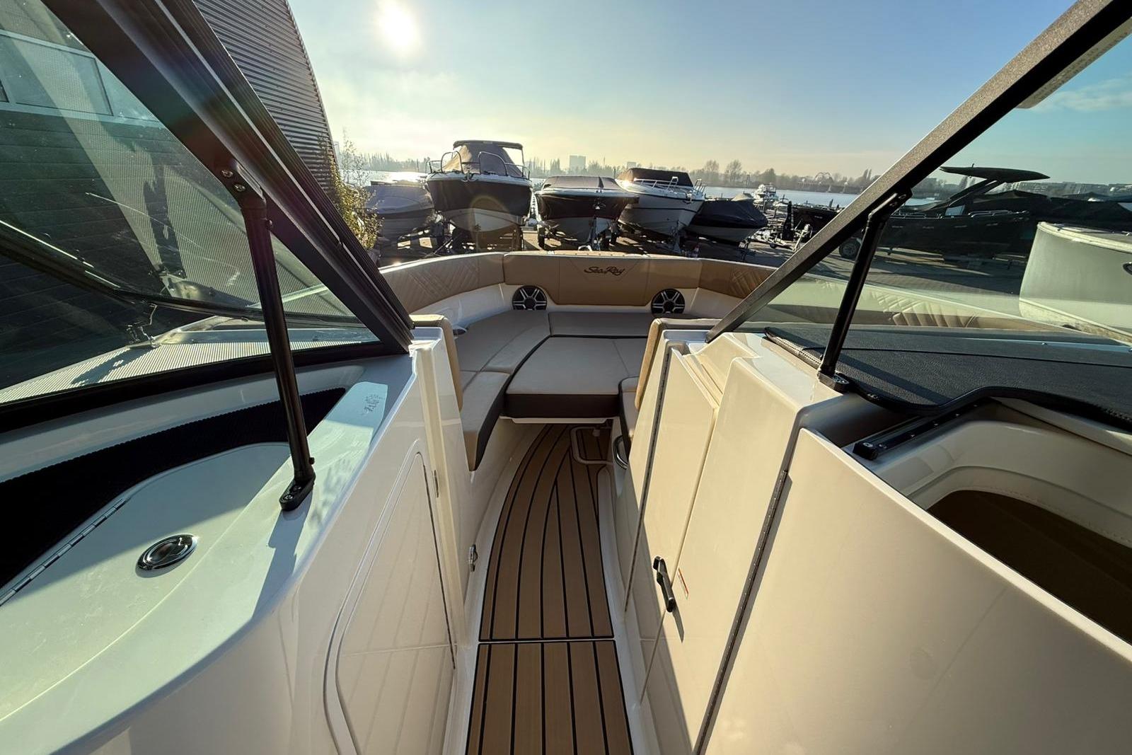 Sea Ray SDX 230 — foto 21 van 32