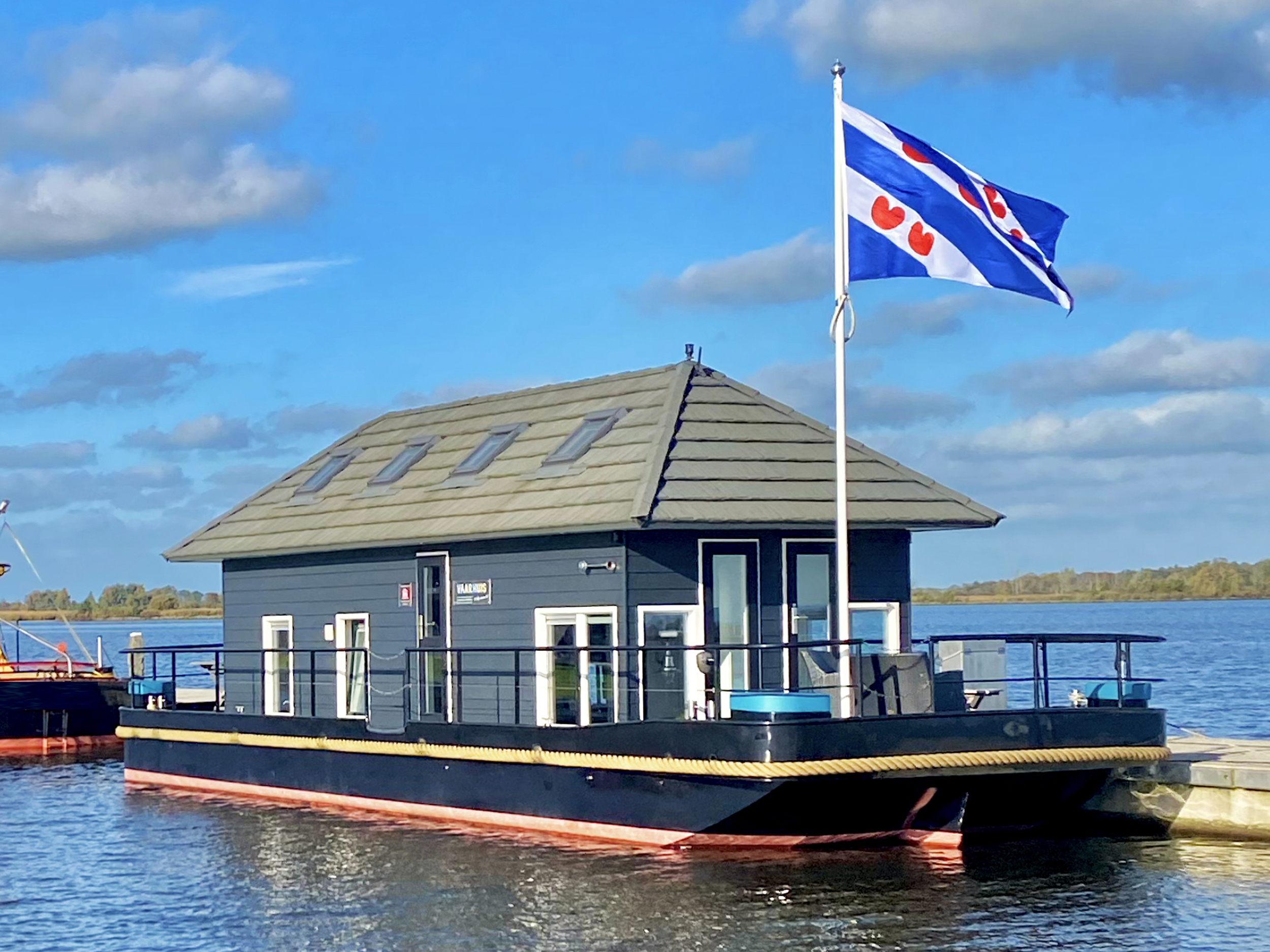 Prins HomeShip 1350 | VaarHuis | Houseboat | Flark | Varende Huisboot — foto 4 van 47
