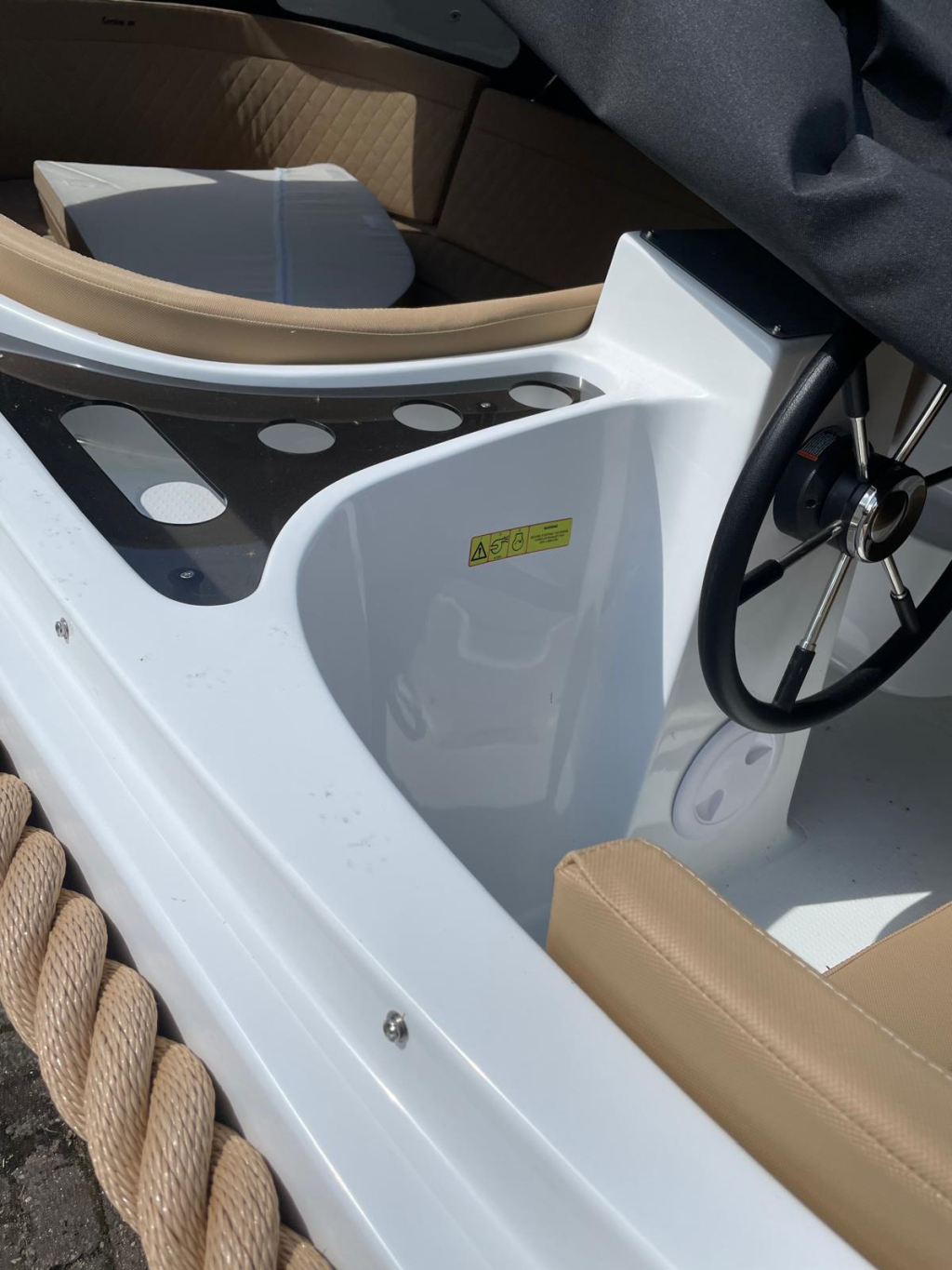 Corsiva 570 new age wit Yamaha 9.9pk — foto 5 van 6