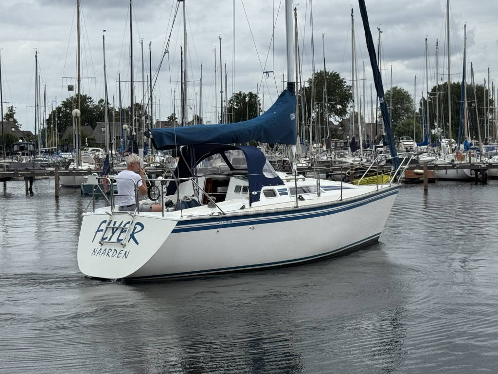 Hunter 28.5 — foto 2 van 44