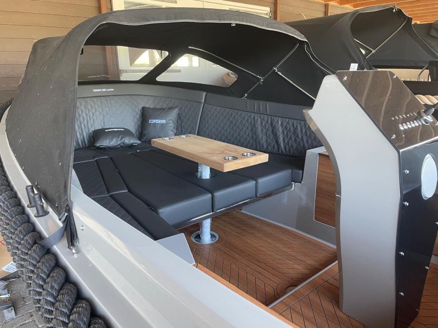 Corsiva 650 tender Suzuki 30pk  — foto 3 van 5