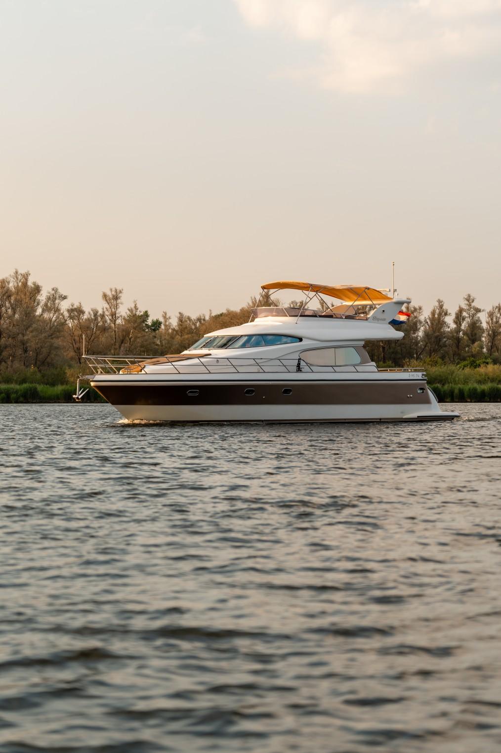 Elegance 54 — foto 55 van 62