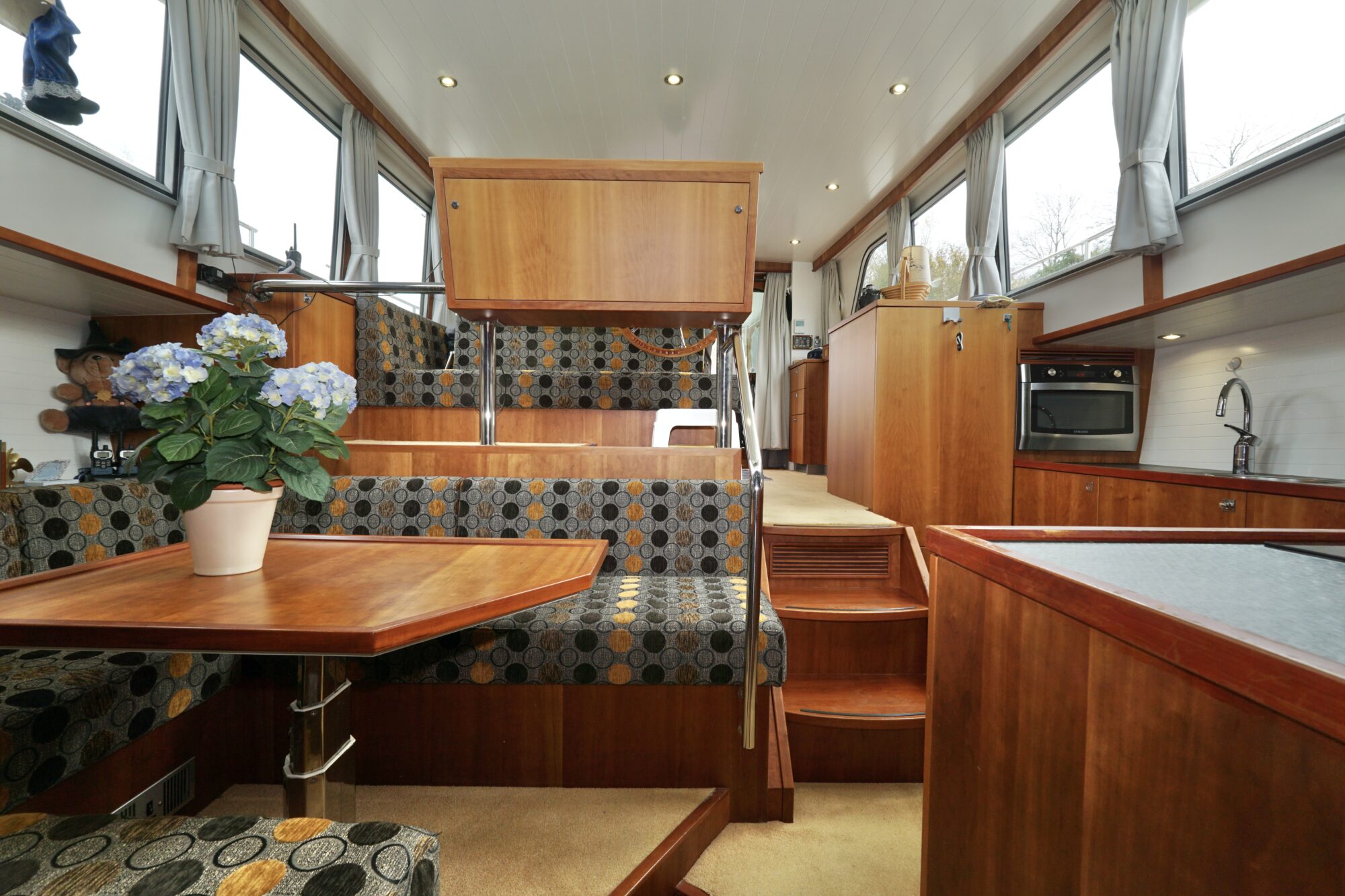 Serious Yachts Gently Low Bridge 45 Sedan — foto 32 van 74