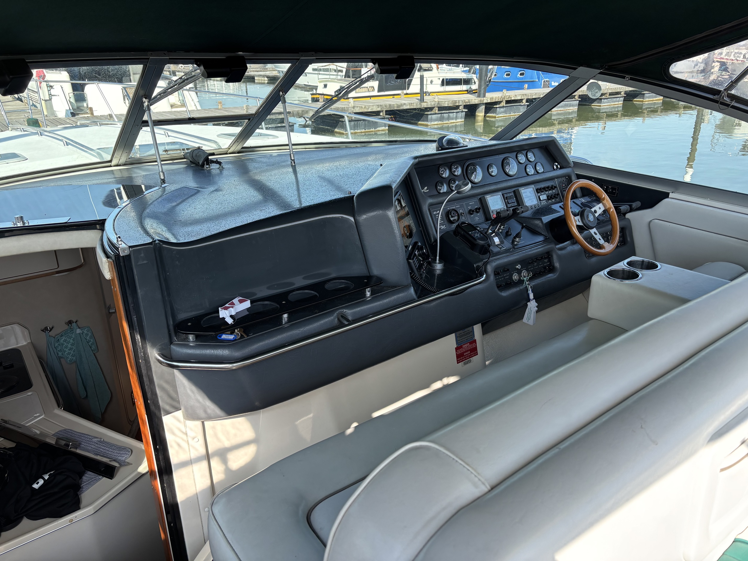Sea Ray 370 Sundancer — foto 6 van 15