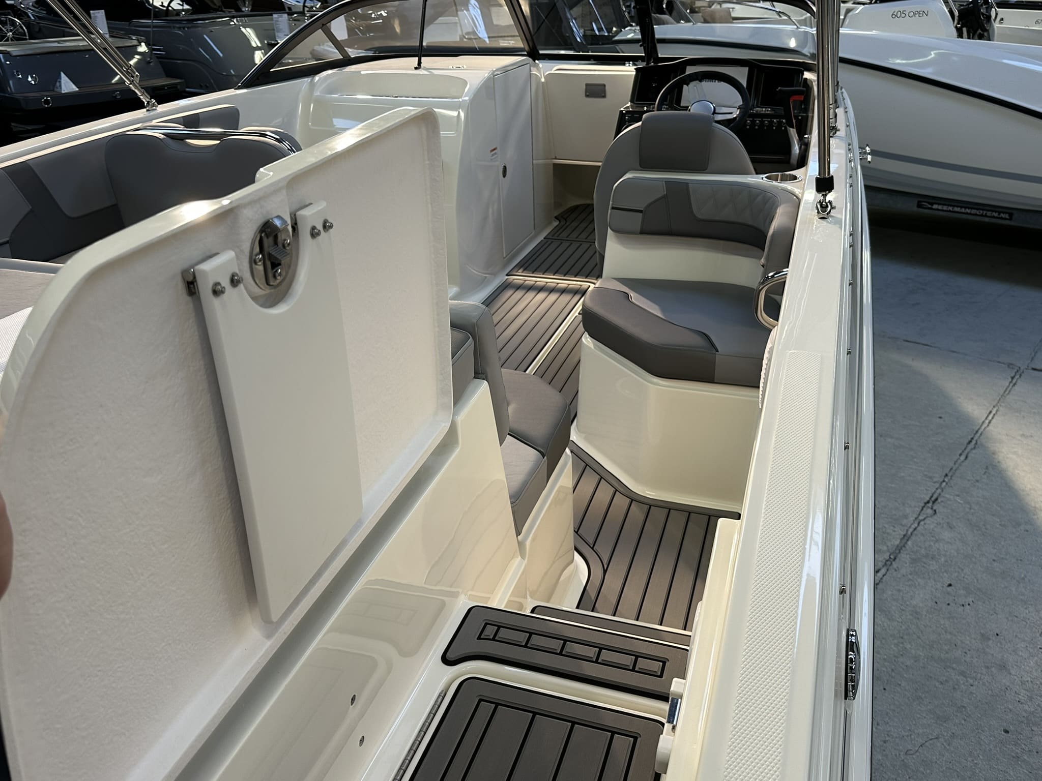 Bayliner VR6 Bowrider — foto 7 van 29