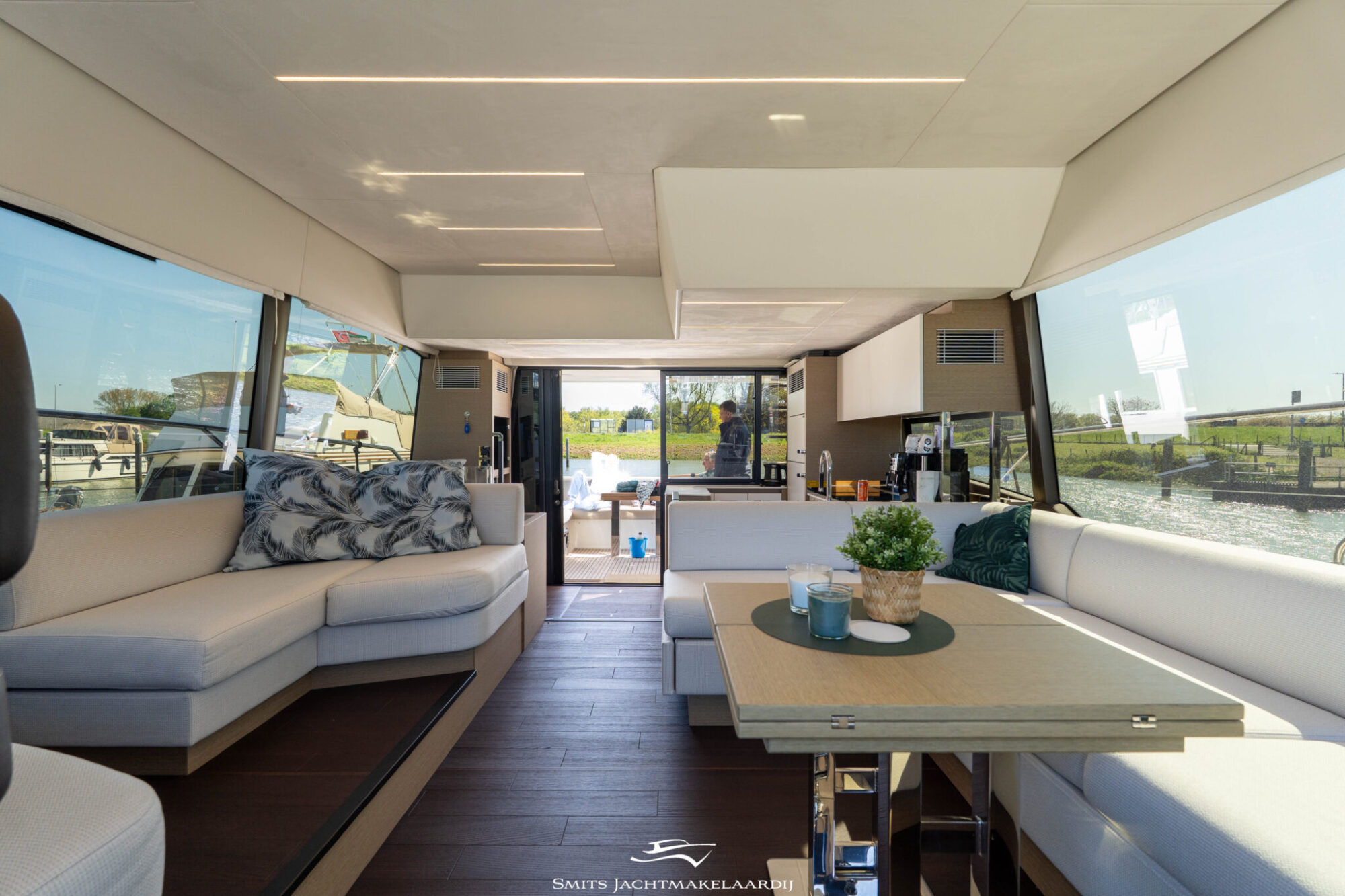 Prestige 590 Flybridge — foto 17 van 154