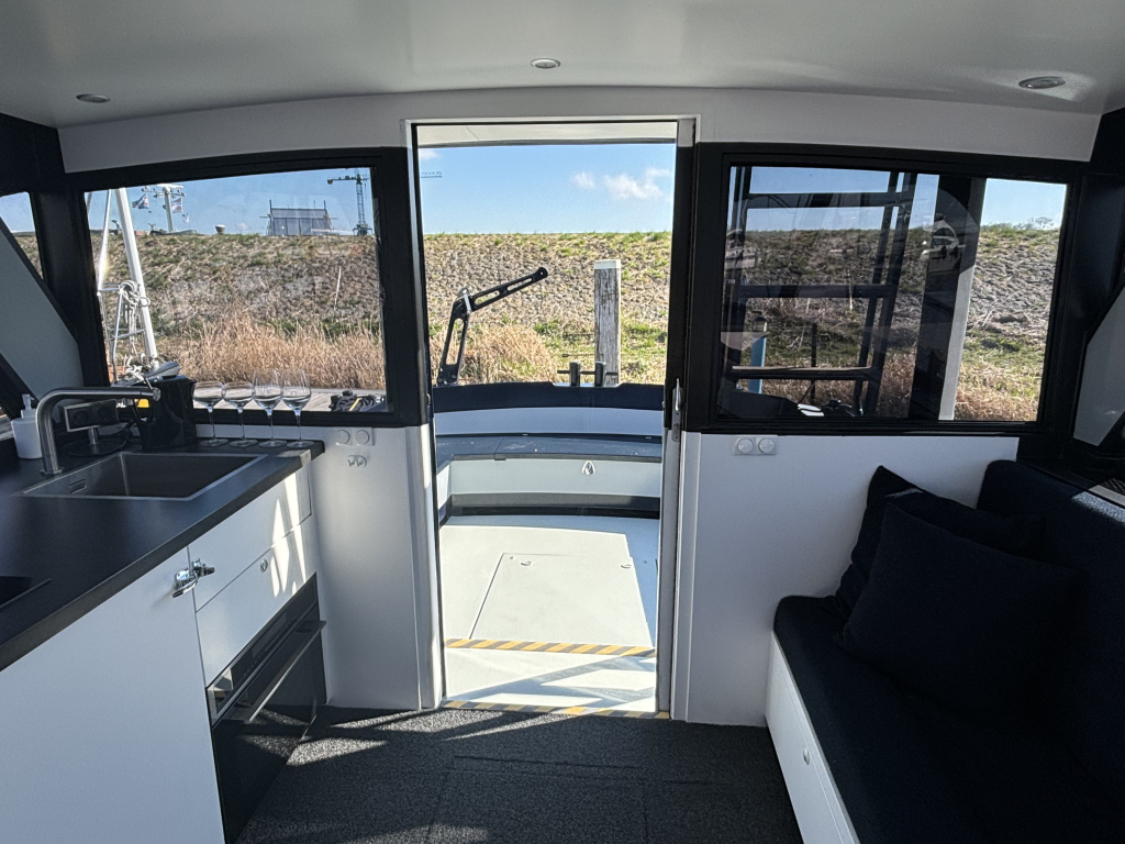 Striker 44 — foto 11 van 28