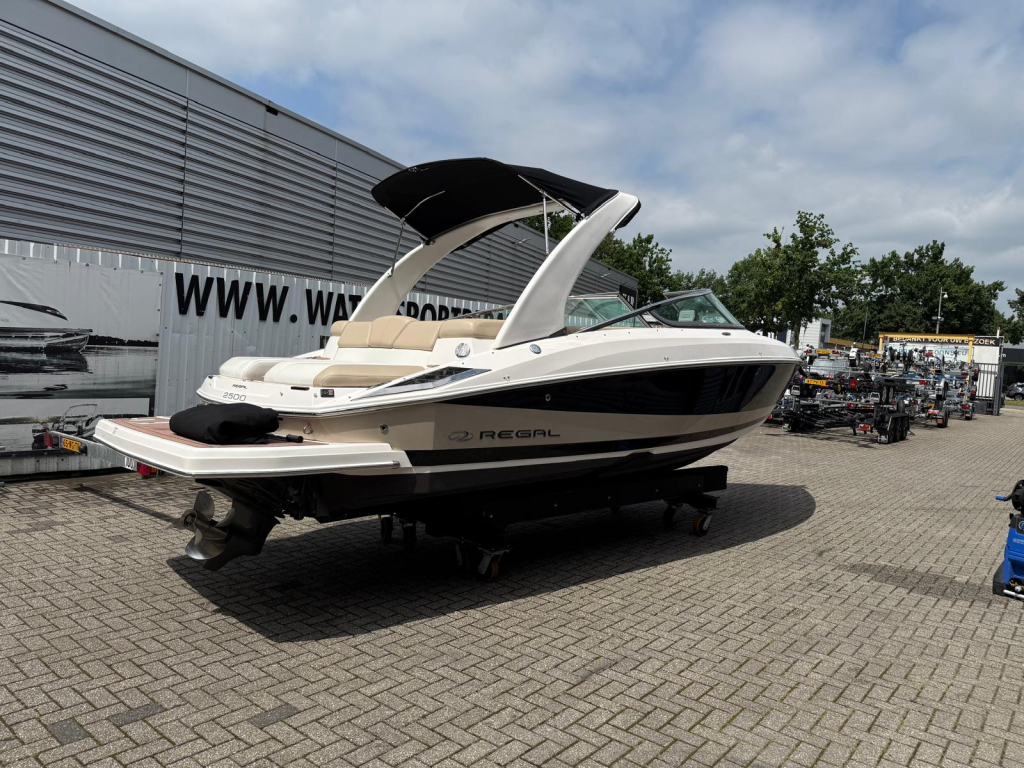 Regal 2500 Bowrider — foto 9 van 29
