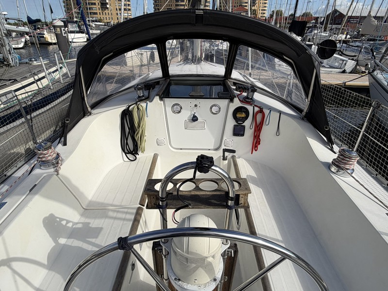 Beneteau Oceanis 321 — foto 22 van 48