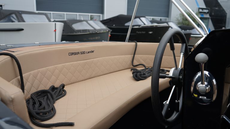 Corsiva 500 New Age met 40pk Suzuki uit 2024 — foto 10 van 10