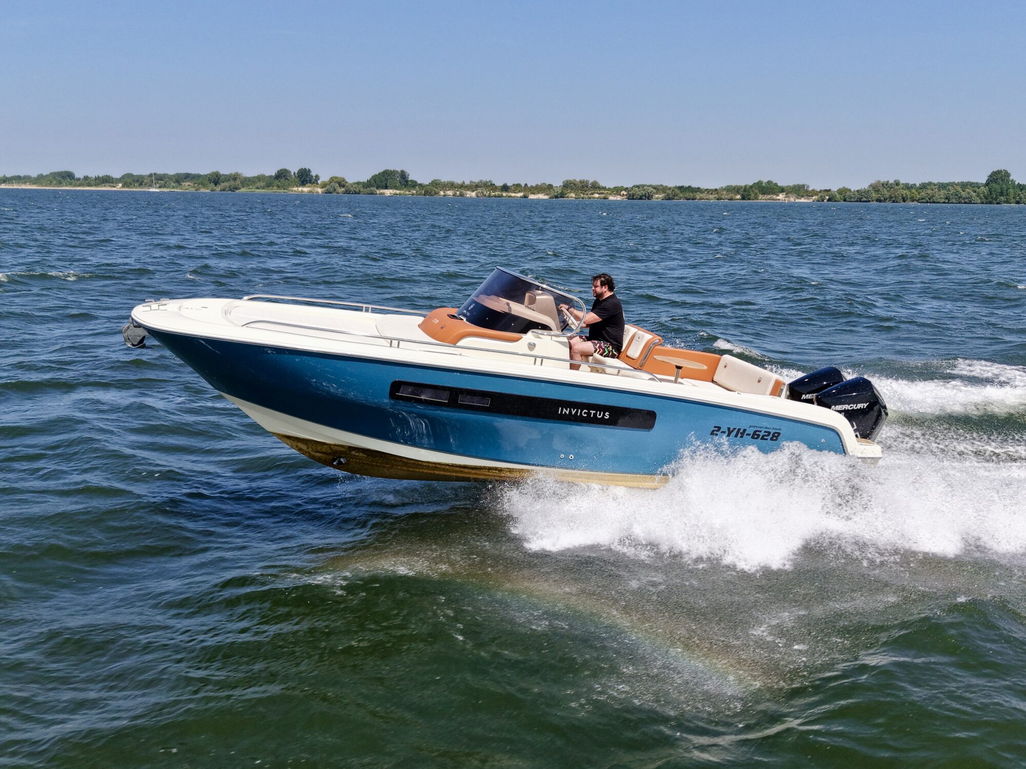 Invictus 270 CX — foto 1 van 38