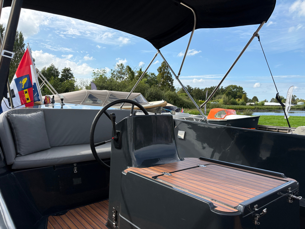 Escape 750 ( 2015)  — foto 3 van 14