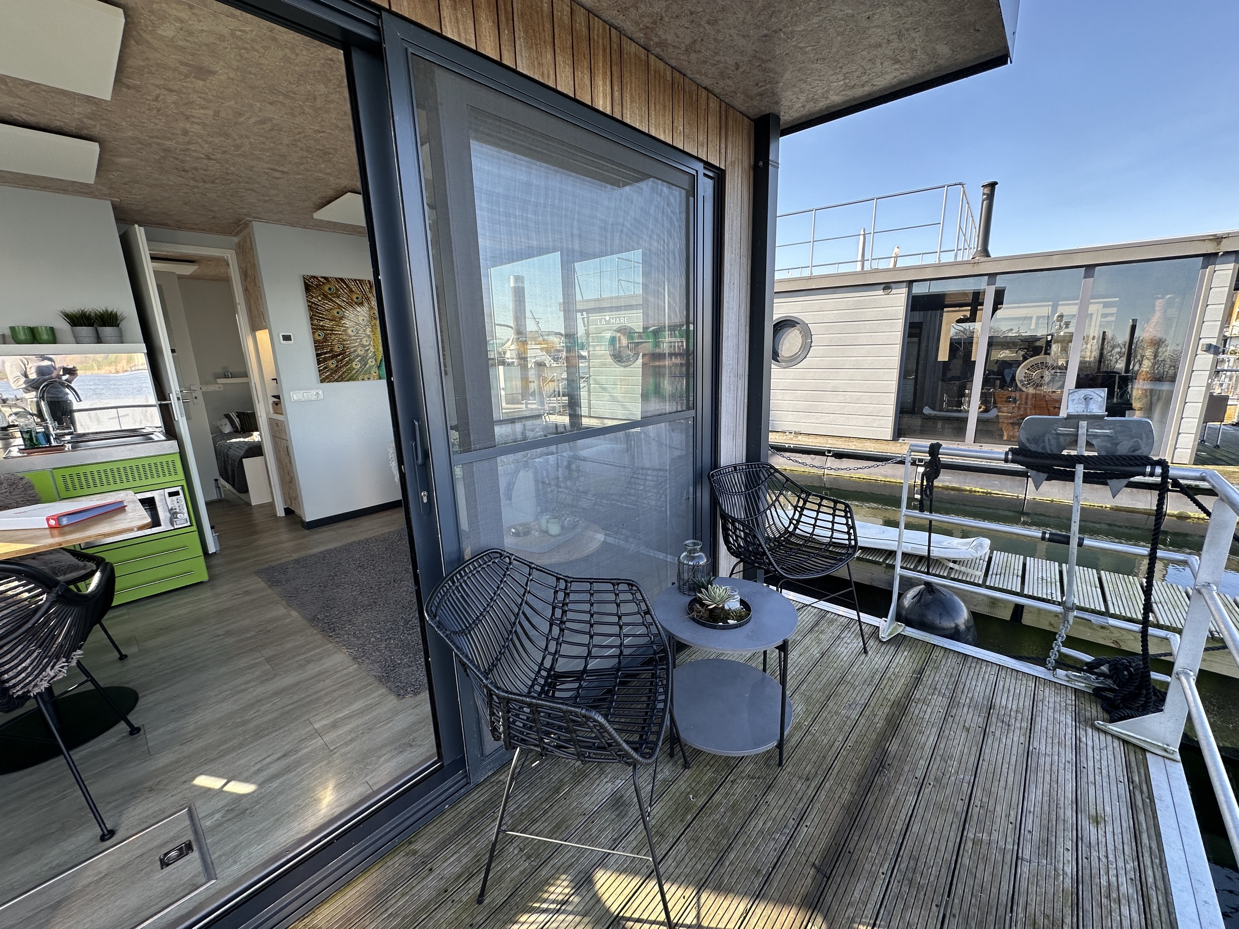 Gielissen Marin Home 32 Tiny Houseboat — foto 6 van 43