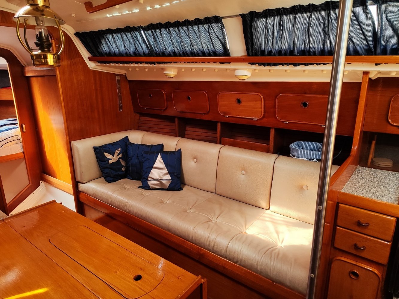 Friendship - Sailing Yacht - GRP (Polyester) - 1991 - € 29.500 — foto 9 van 11