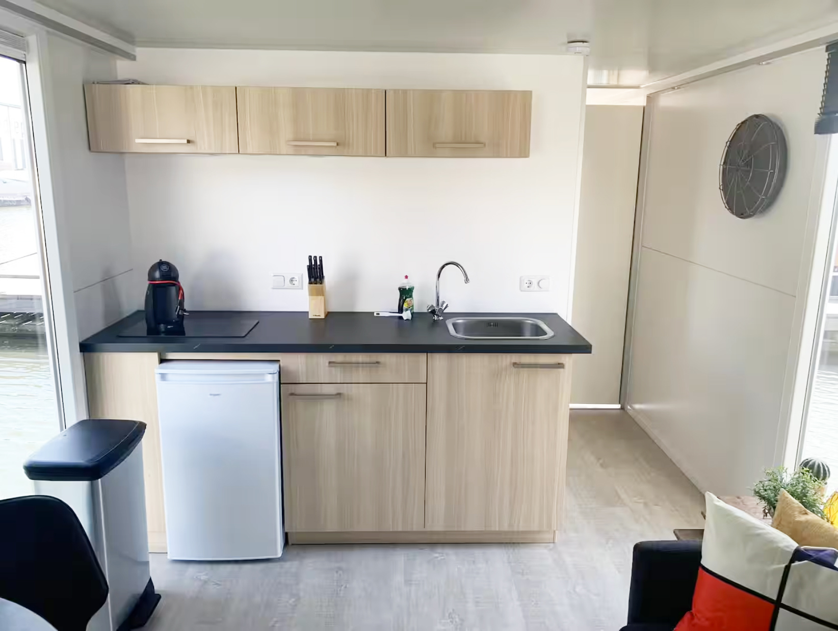 Havenlodge Houseboat 2018 — foto 6 van 21