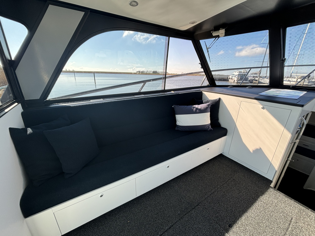 Striker 44 — foto 13 van 28