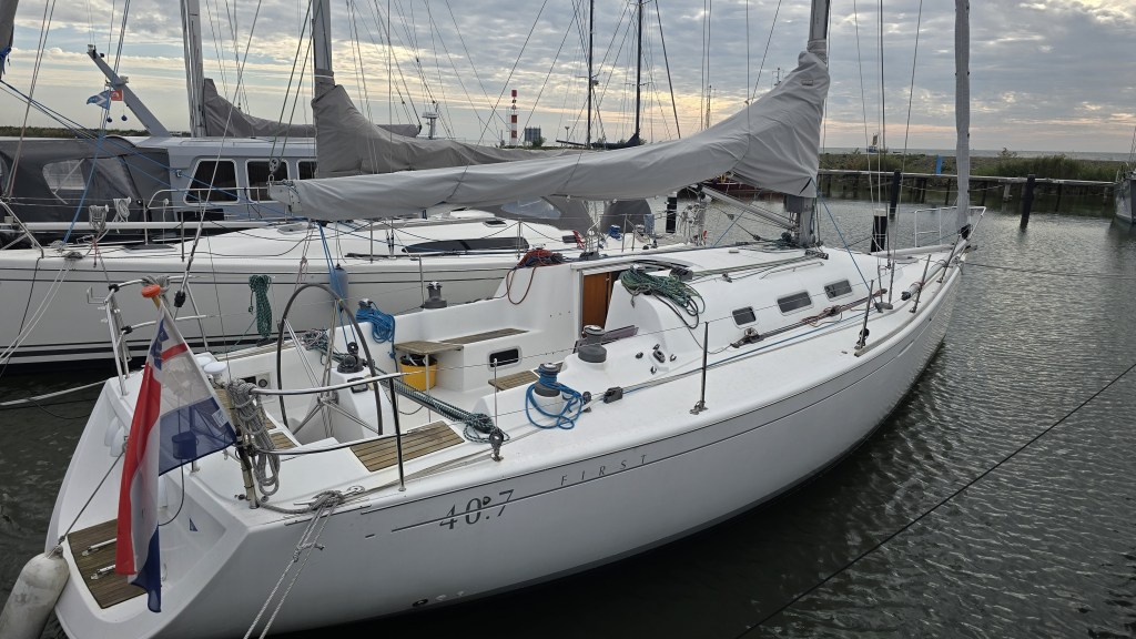 Beneteau First 40.7 — foto 2 van 35