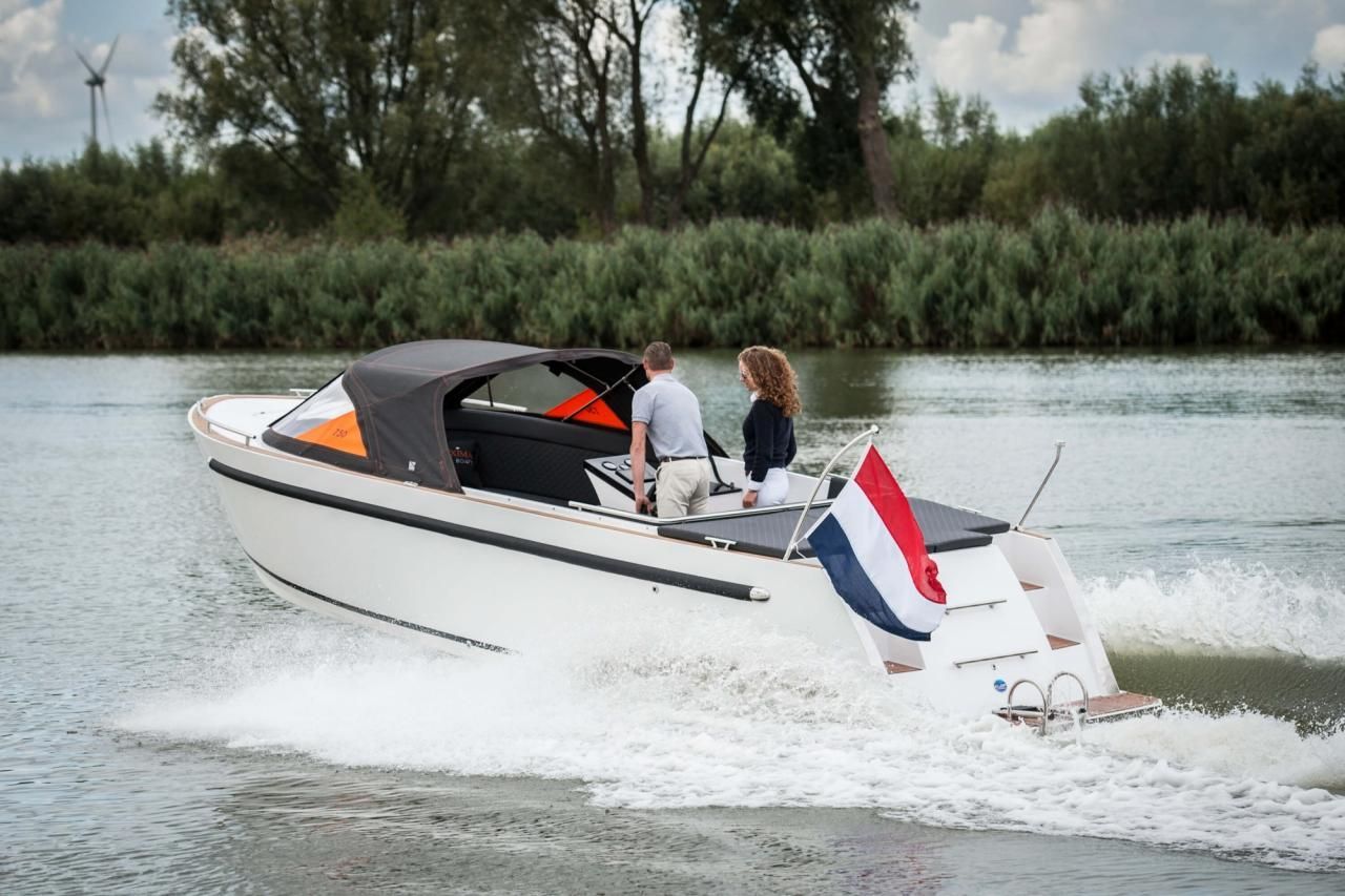 Maxima 730 tender — foto 6 van 28