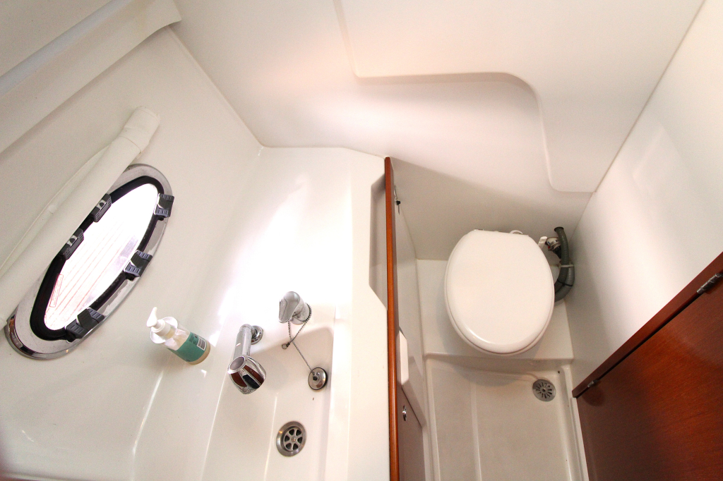 Beneteau Antares 30 Fly — foto 18 van 20
