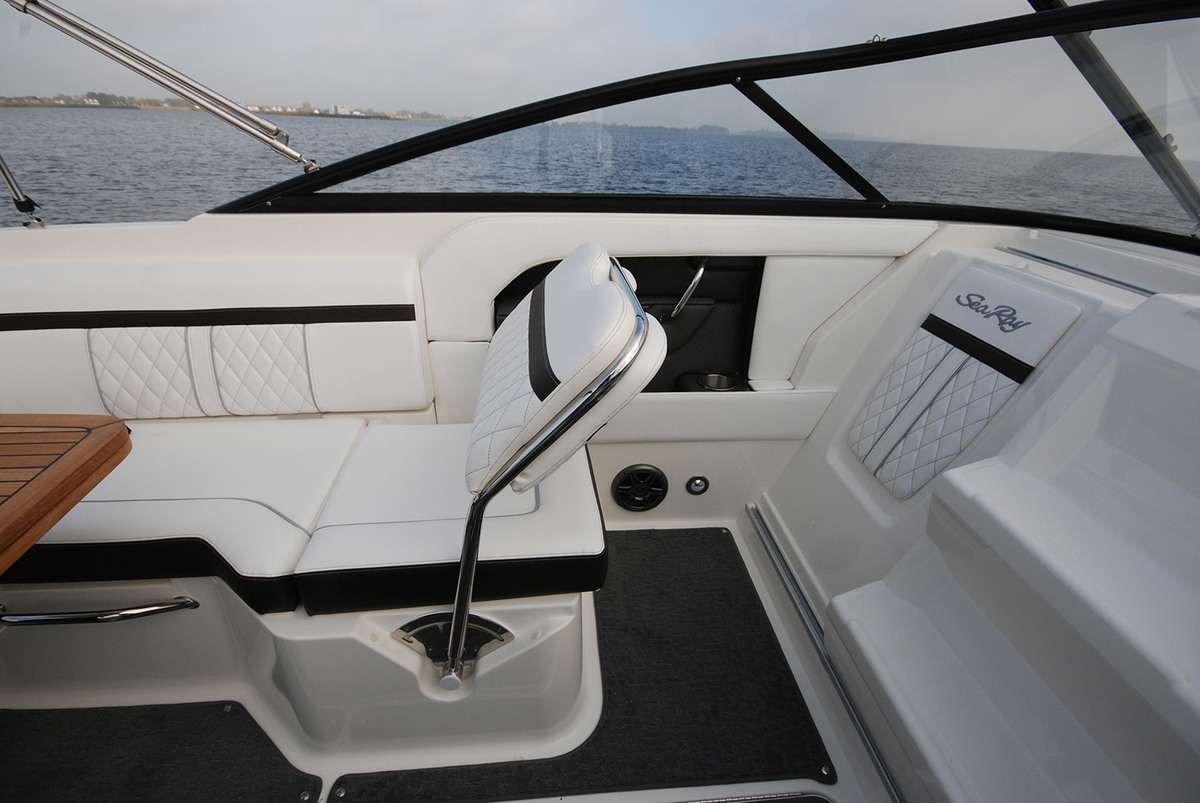 Sea Ray Sun Sport 250 — foto 34 van 73